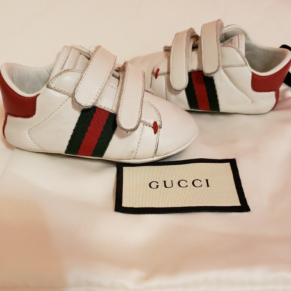 Gucci crib shoes